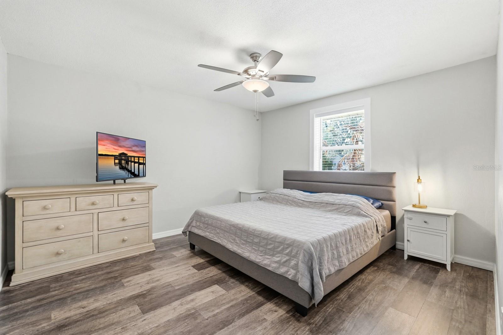 Image 24 of 48 For 543 Palm Drive