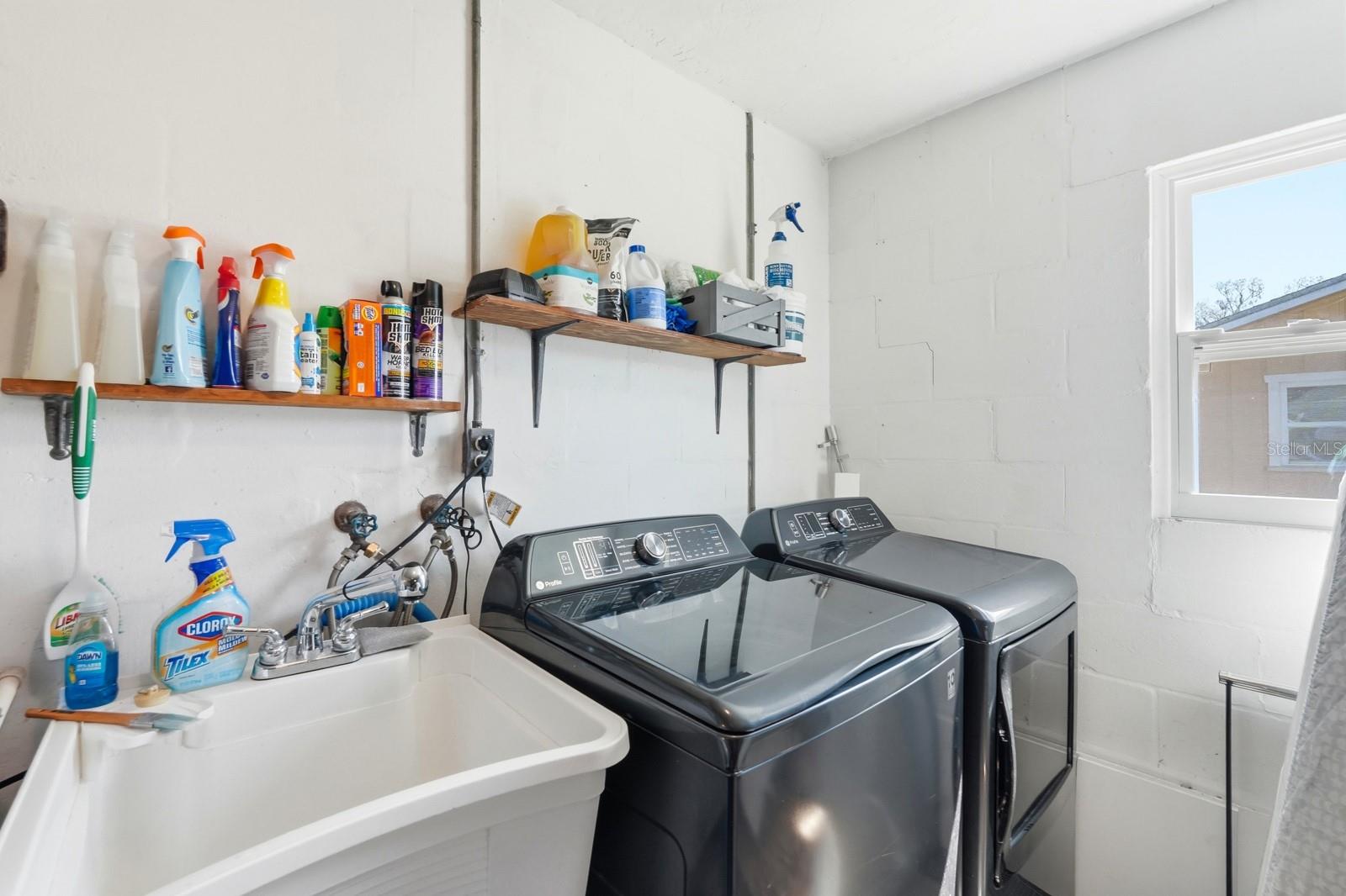 Image 30 of 48 For 543 Palm Drive