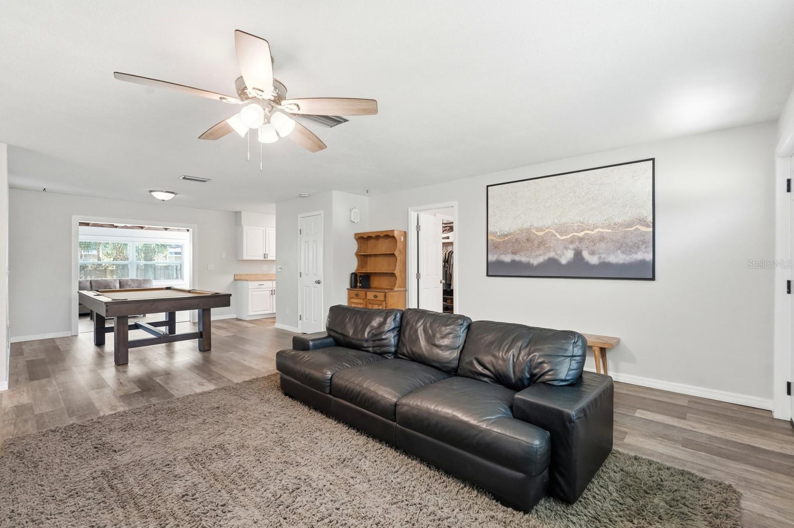 Image 6 of 48 For 543 Palm Drive