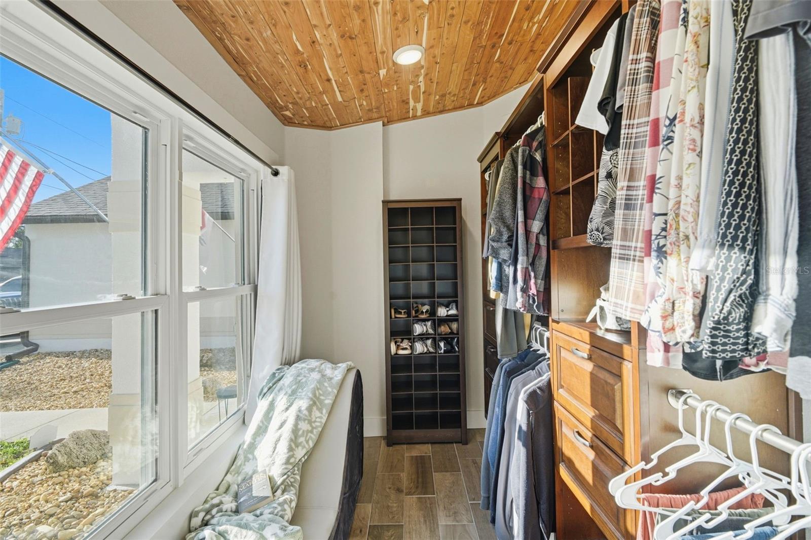 Image 18 of 57 For 2046 Dalton Avenue