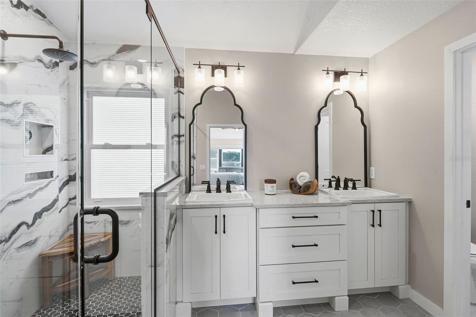 Image 21 of 57 For 2046 Dalton Avenue