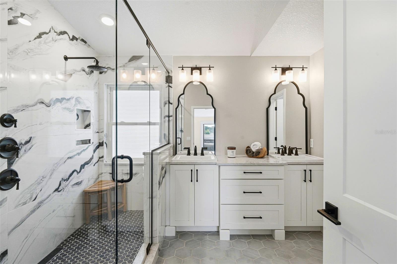 Image 22 of 57 For 2046 Dalton Avenue