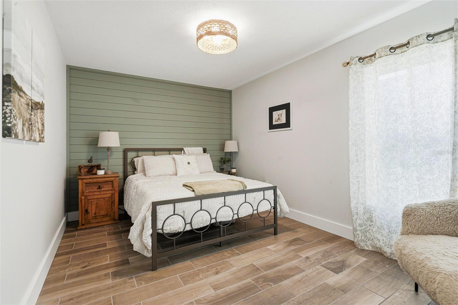 Image 23 of 57 For 2046 Dalton Avenue