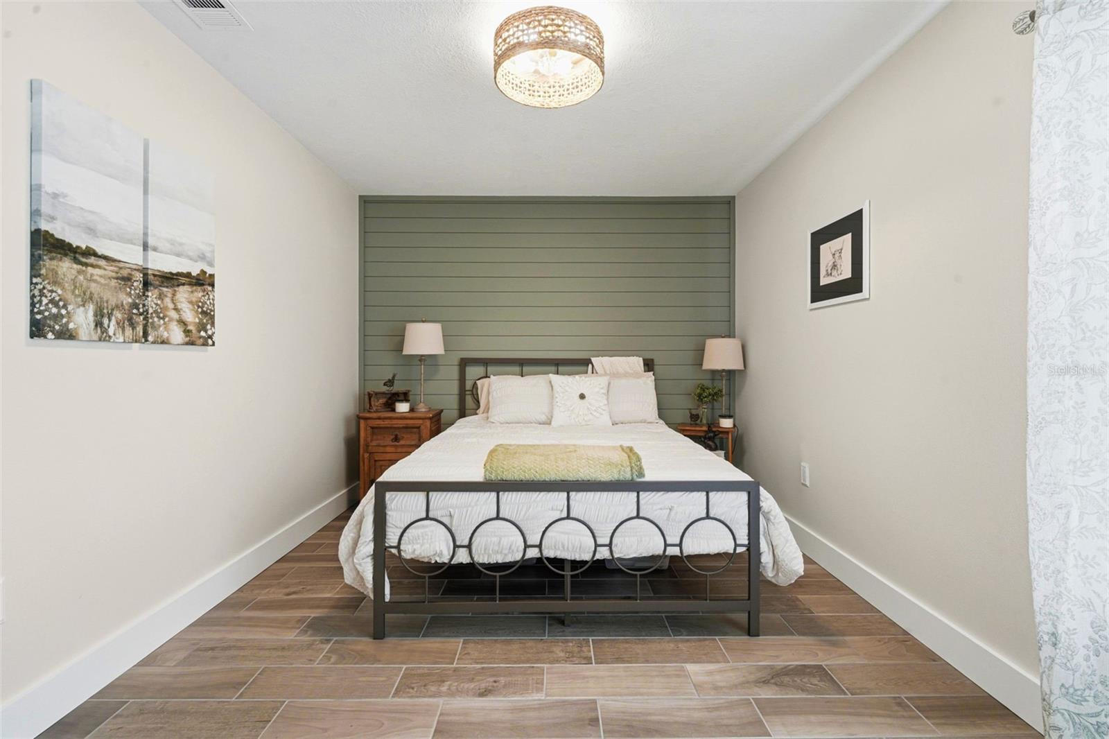 Image 24 of 57 For 2046 Dalton Avenue