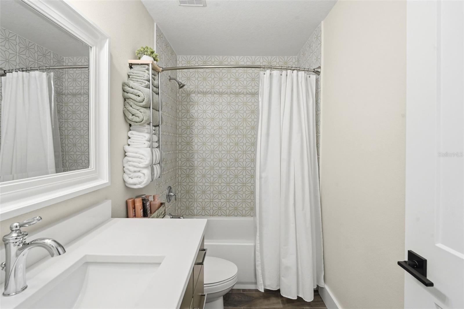 Image 28 of 57 For 2046 Dalton Avenue