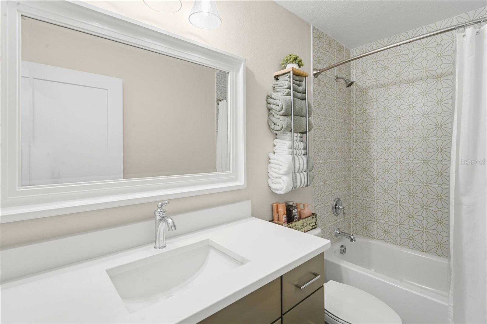 Image 29 of 57 For 2046 Dalton Avenue