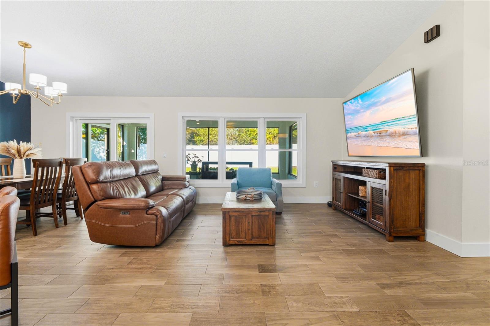 Image 3 of 57 For 2046 Dalton Avenue