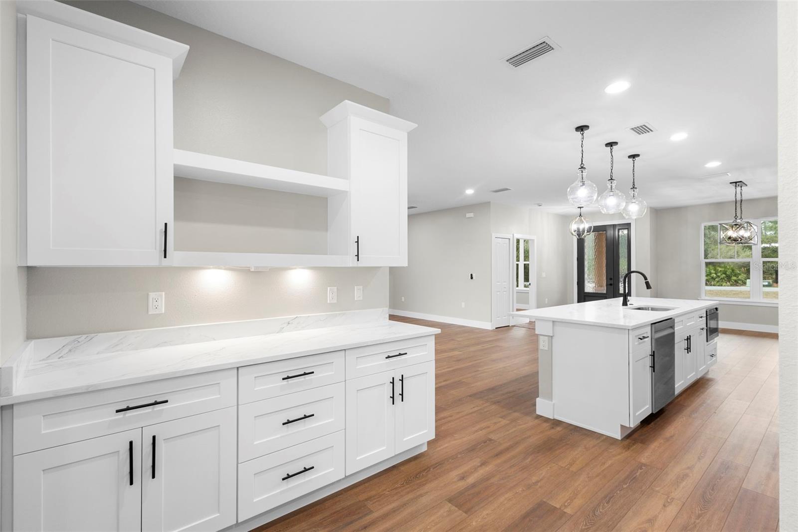 Image 14 of 46 For 39330 Greenbrier Street