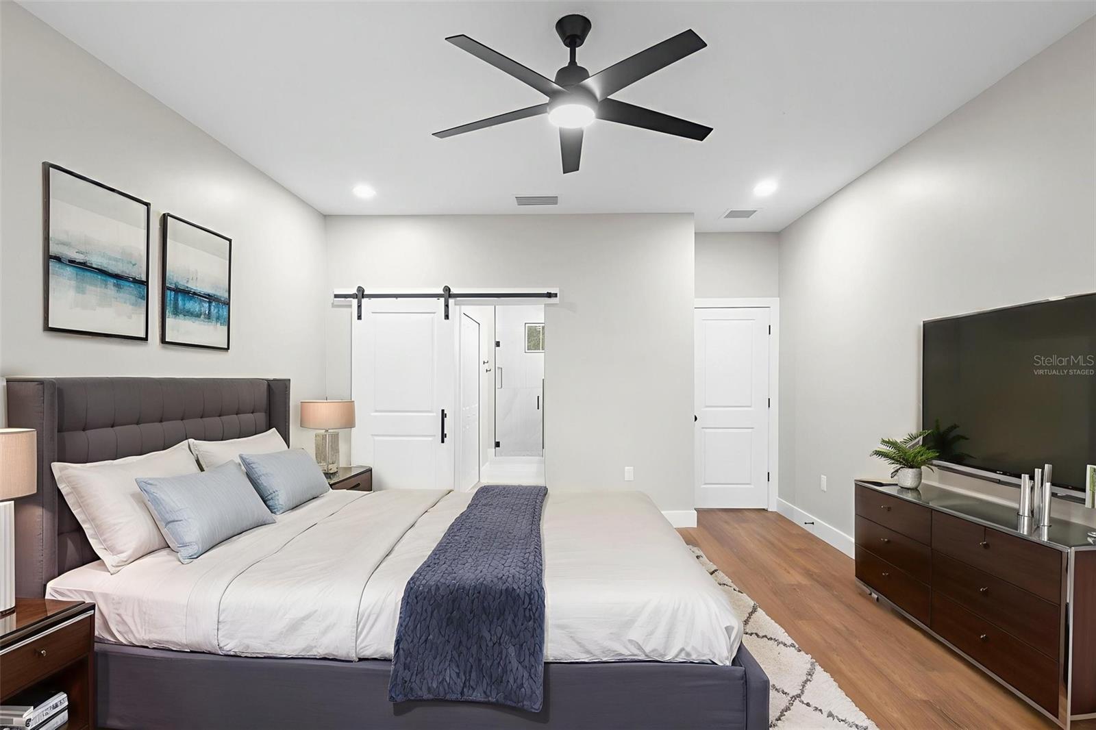 Image 23 of 46 For 39330 Greenbrier Street