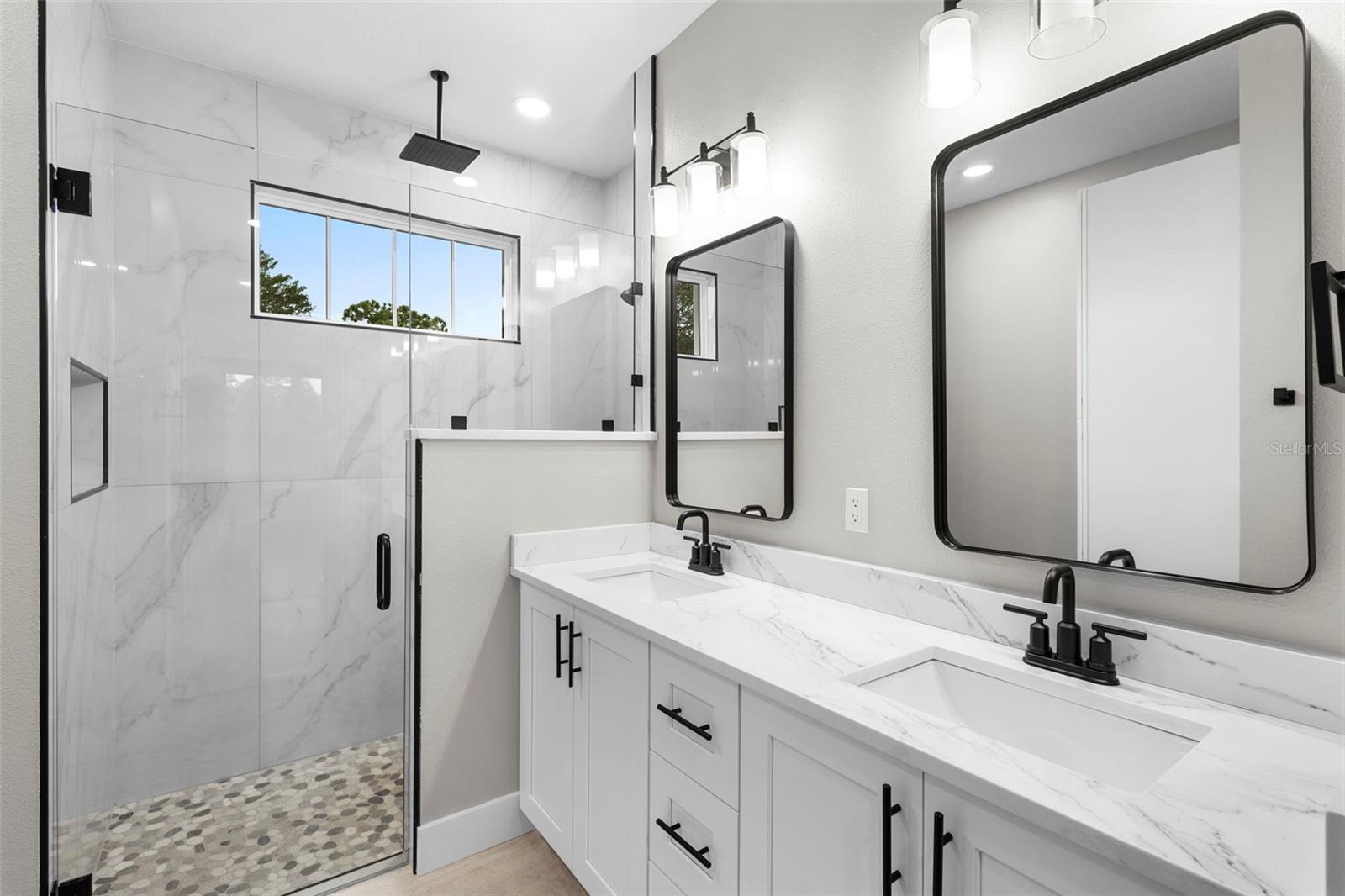 Image 24 of 46 For 39330 Greenbrier Street