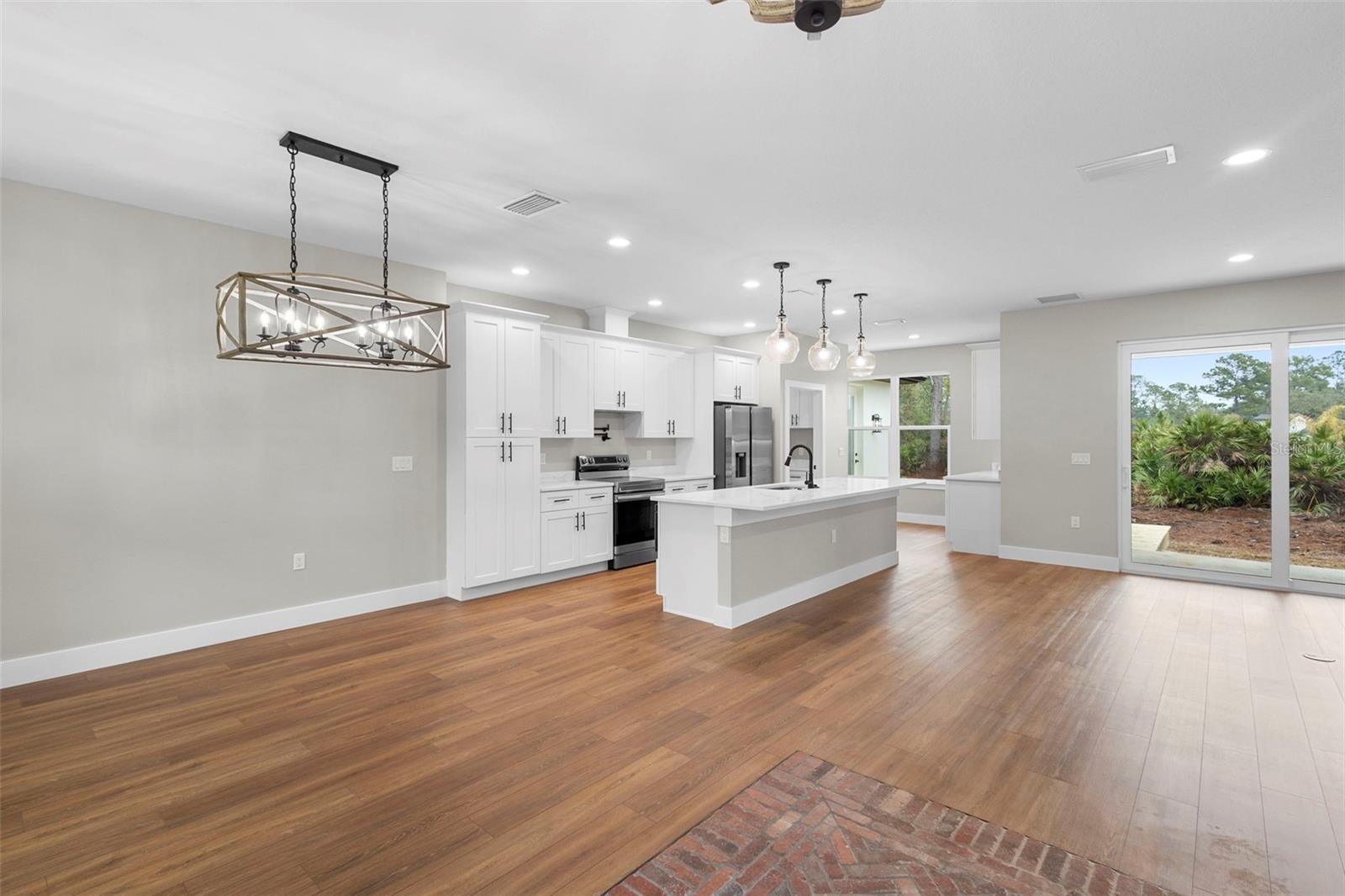 Image 5 of 46 For 39330 Greenbrier Street