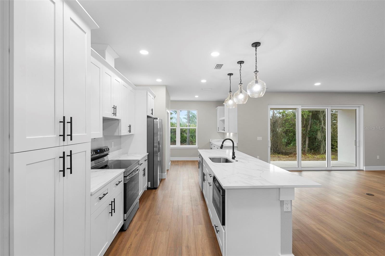 Image 7 of 46 For 39330 Greenbrier Street