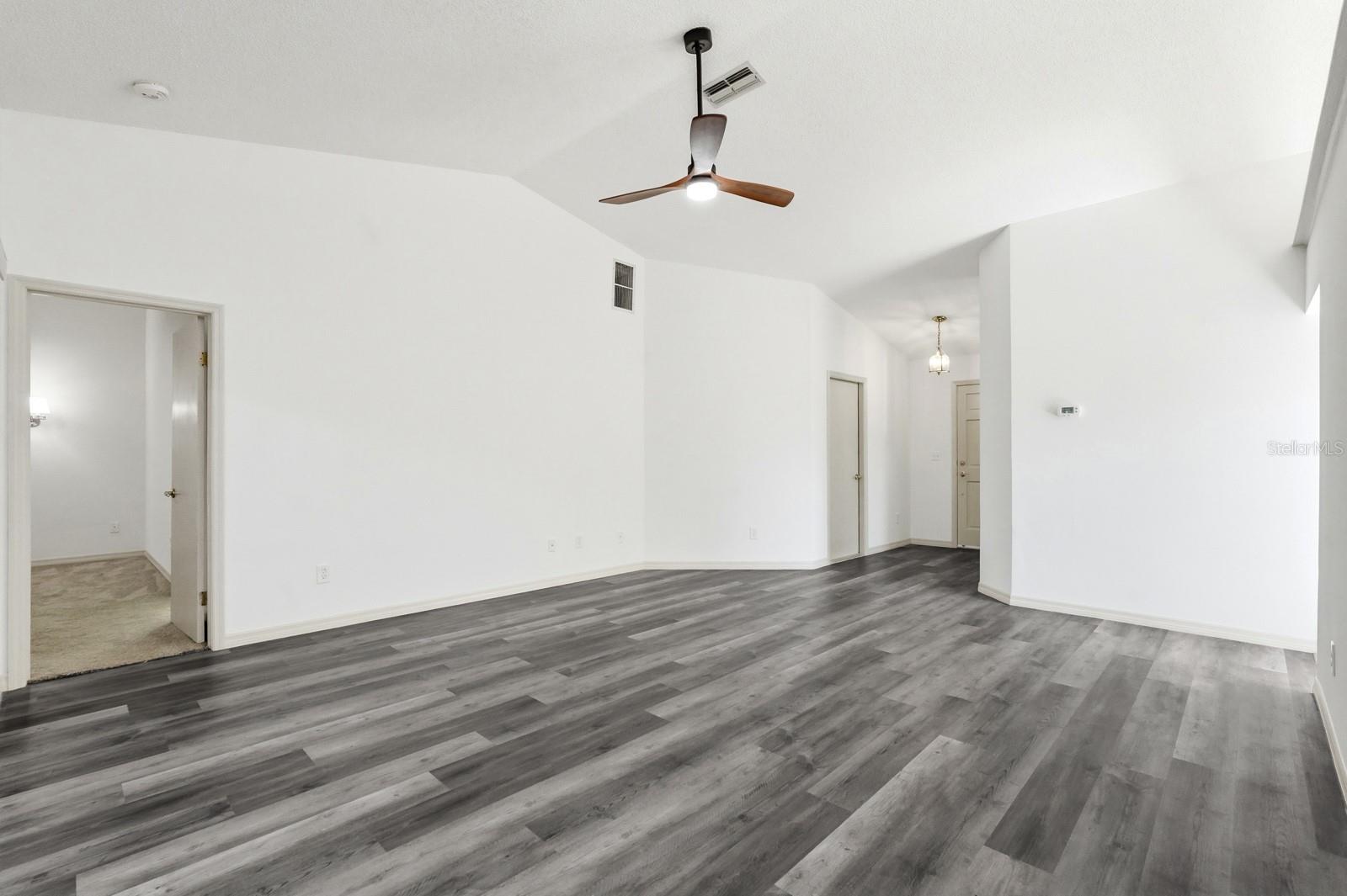 Image 10 of 66 For 714 Fox Tail Court