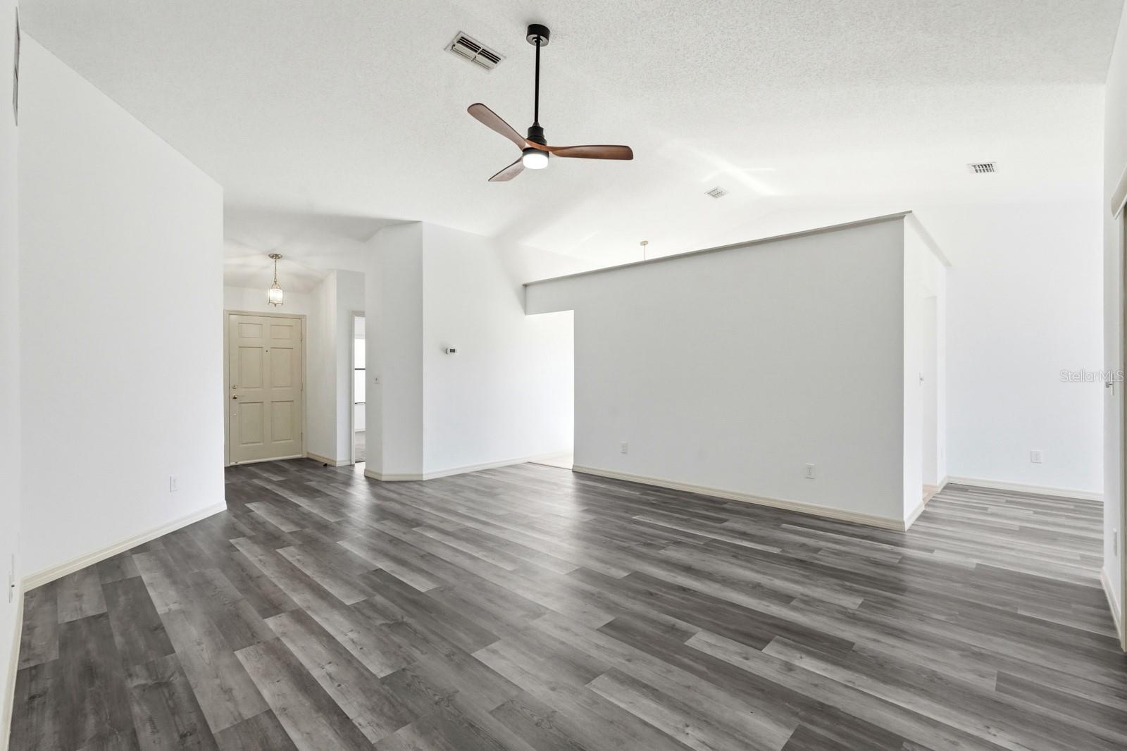 Image 11 of 66 For 714 Fox Tail Court