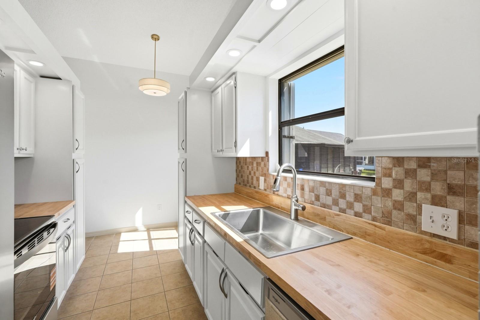 Image 13 of 66 For 714 Fox Tail Court