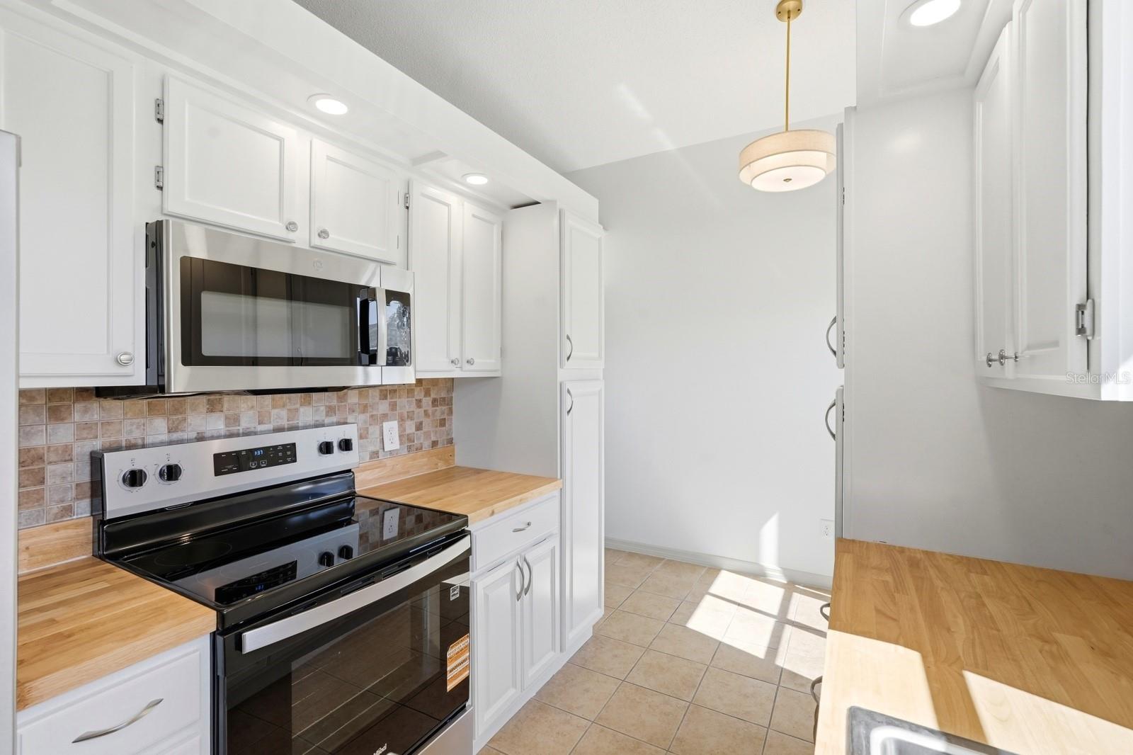 Image 14 of 66 For 714 Fox Tail Court