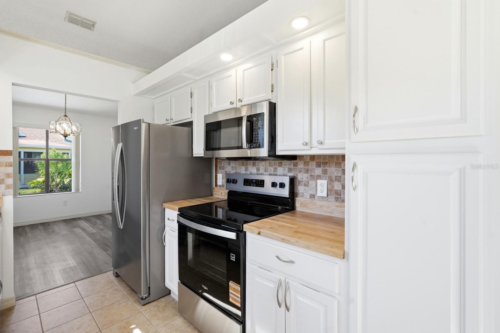 Image 17 of 66 For 714 Fox Tail Court