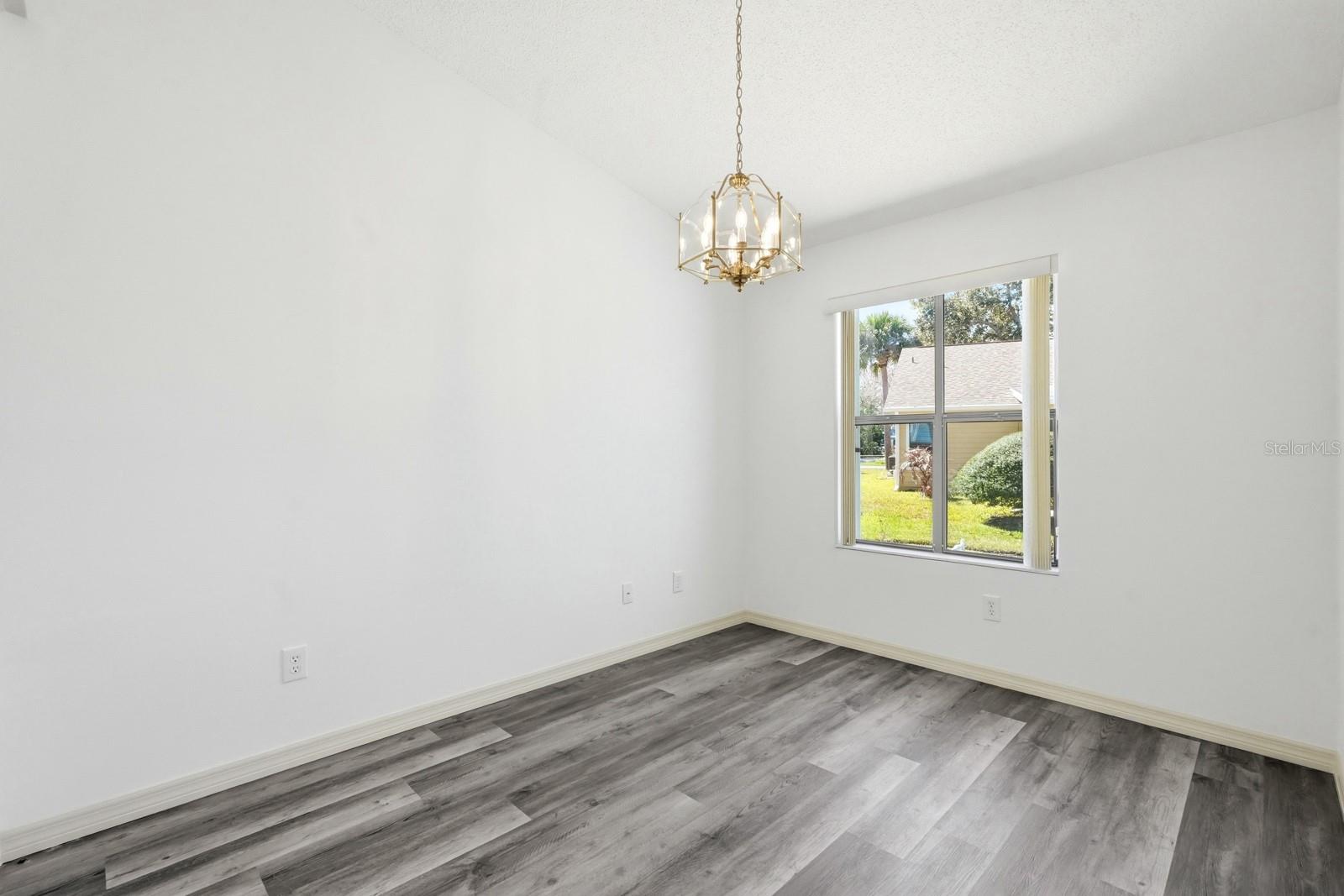 Image 21 of 66 For 714 Fox Tail Court