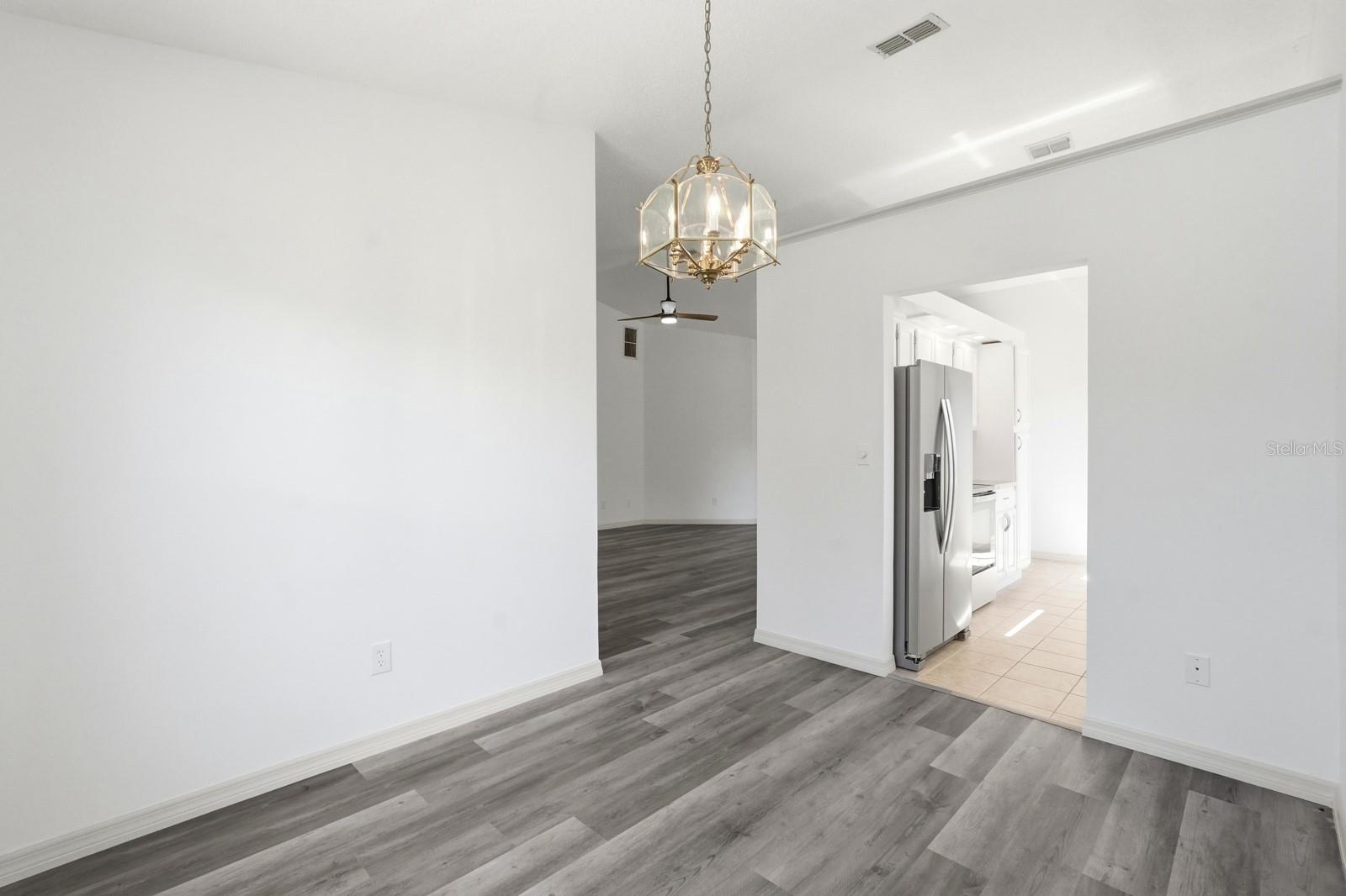 Image 22 of 66 For 714 Fox Tail Court