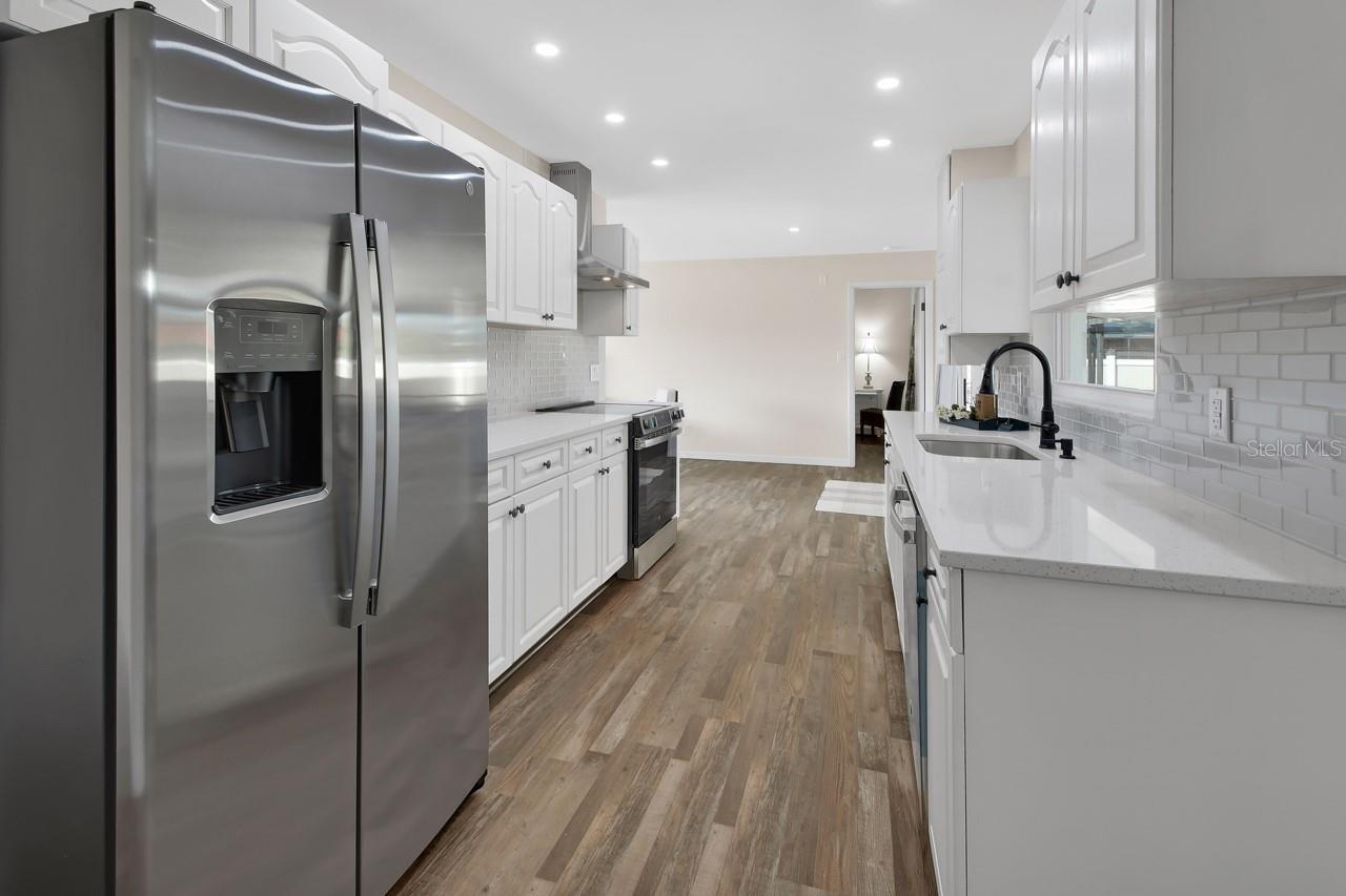 Image 13 of 37 For 1007 Crescent Parkway