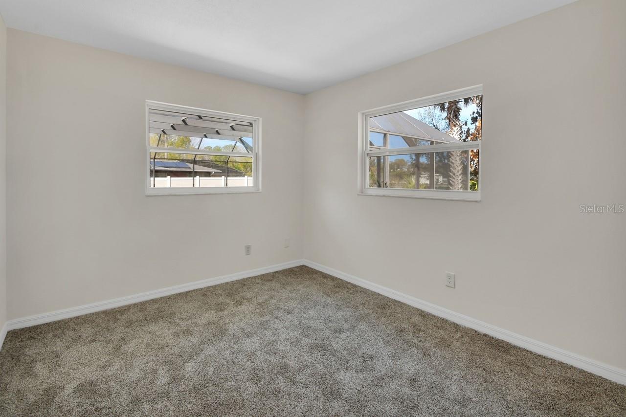 Image 25 of 37 For 1007 Crescent Parkway