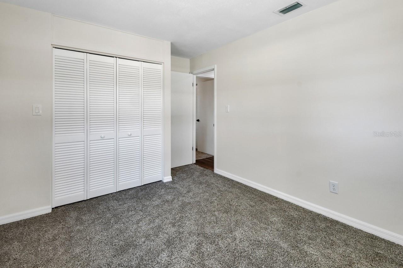 Image 26 of 37 For 1007 Crescent Parkway