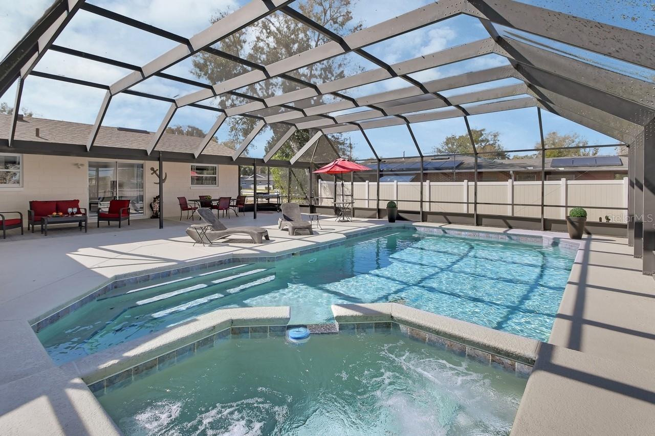 Image 3 of 37 For 1007 Crescent Parkway