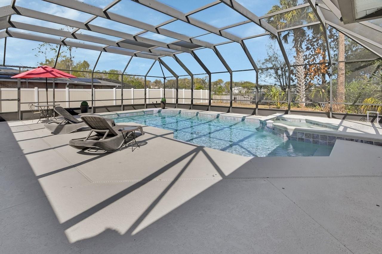 Image 30 of 37 For 1007 Crescent Parkway