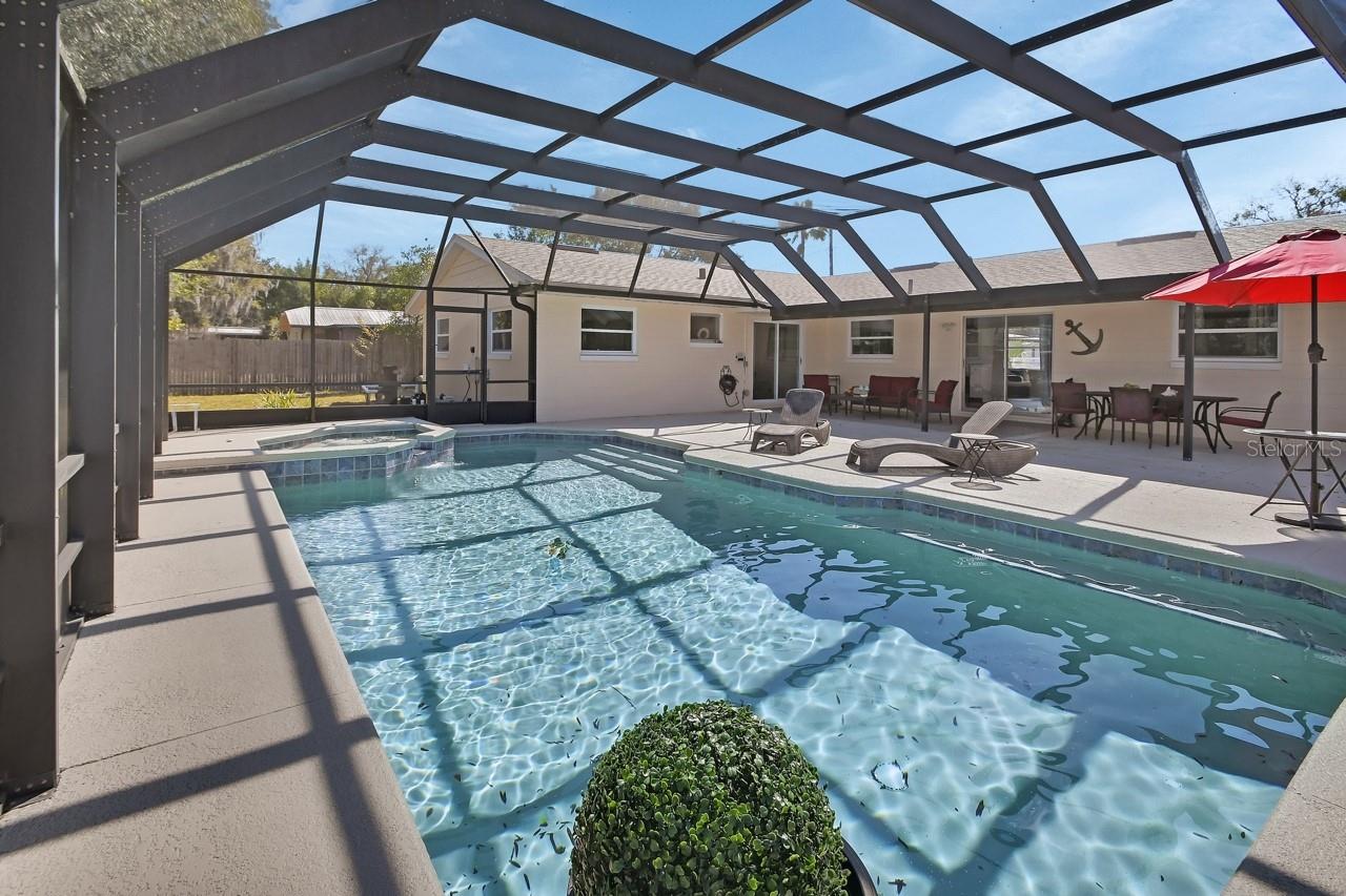 Image 31 of 37 For 1007 Crescent Parkway