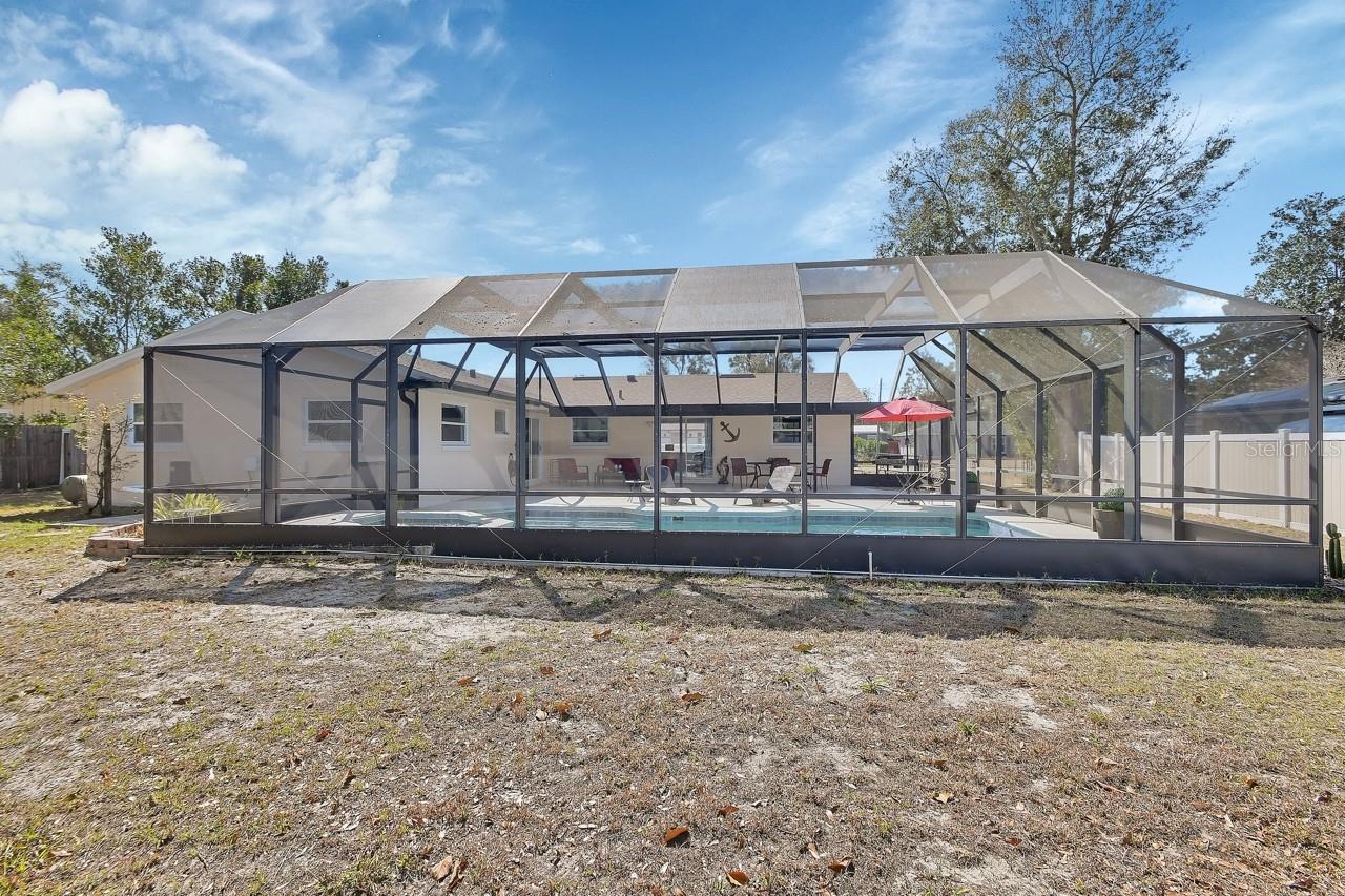 Image 32 of 37 For 1007 Crescent Parkway