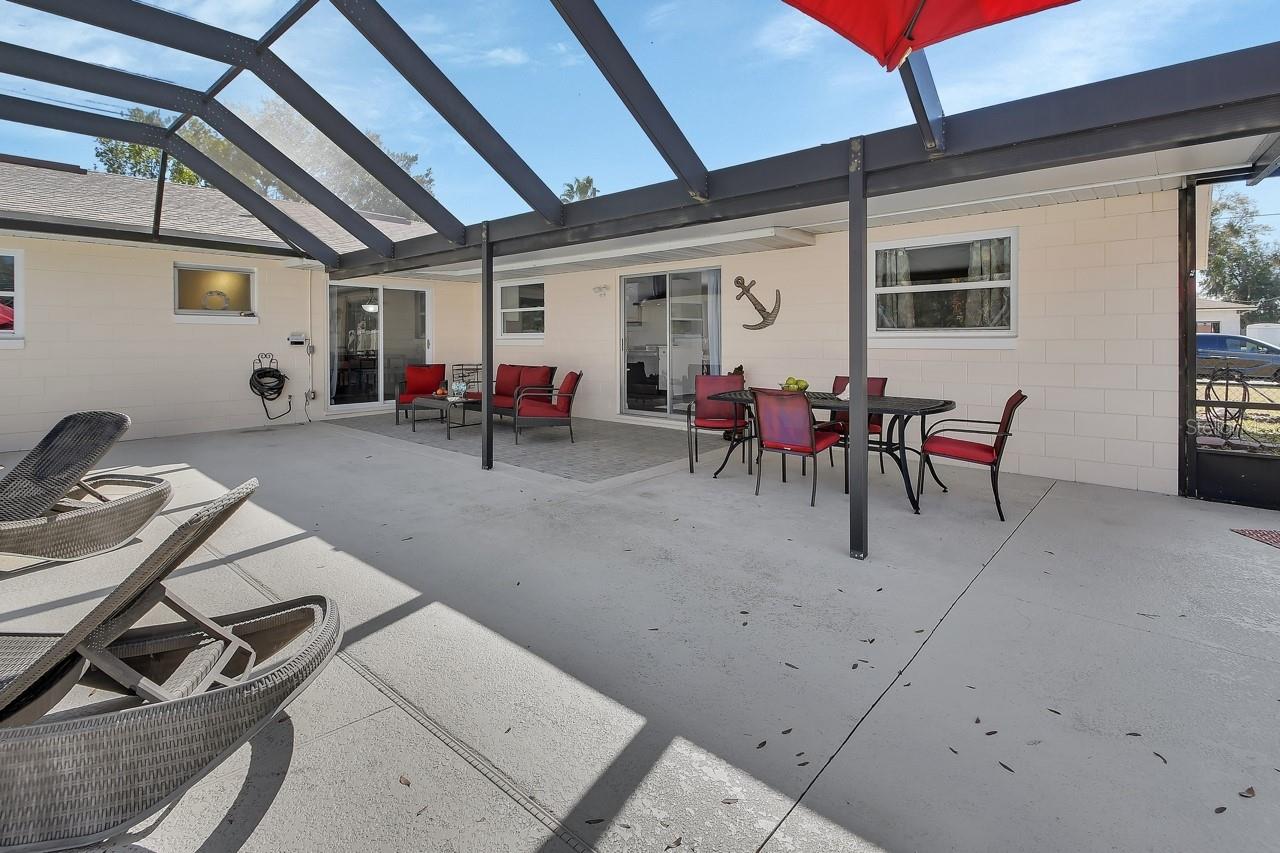 Image 4 of 37 For 1007 Crescent Parkway