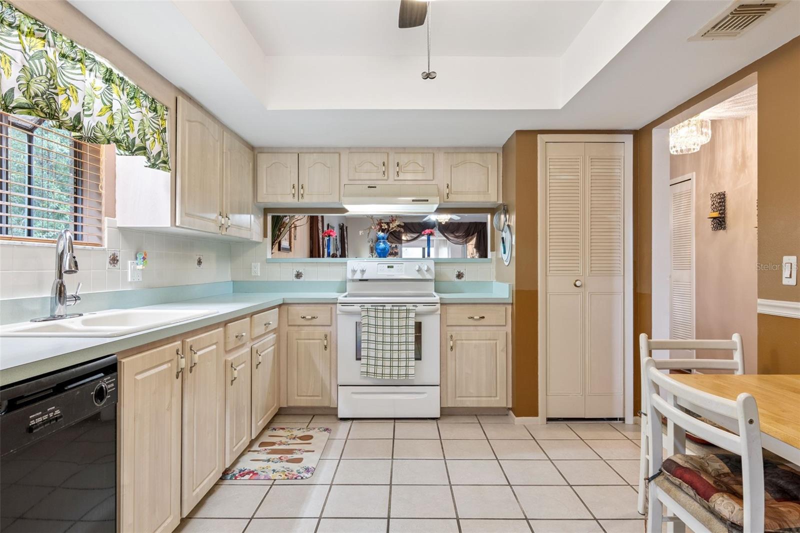 Image 13 of 55 For 541 Belltower