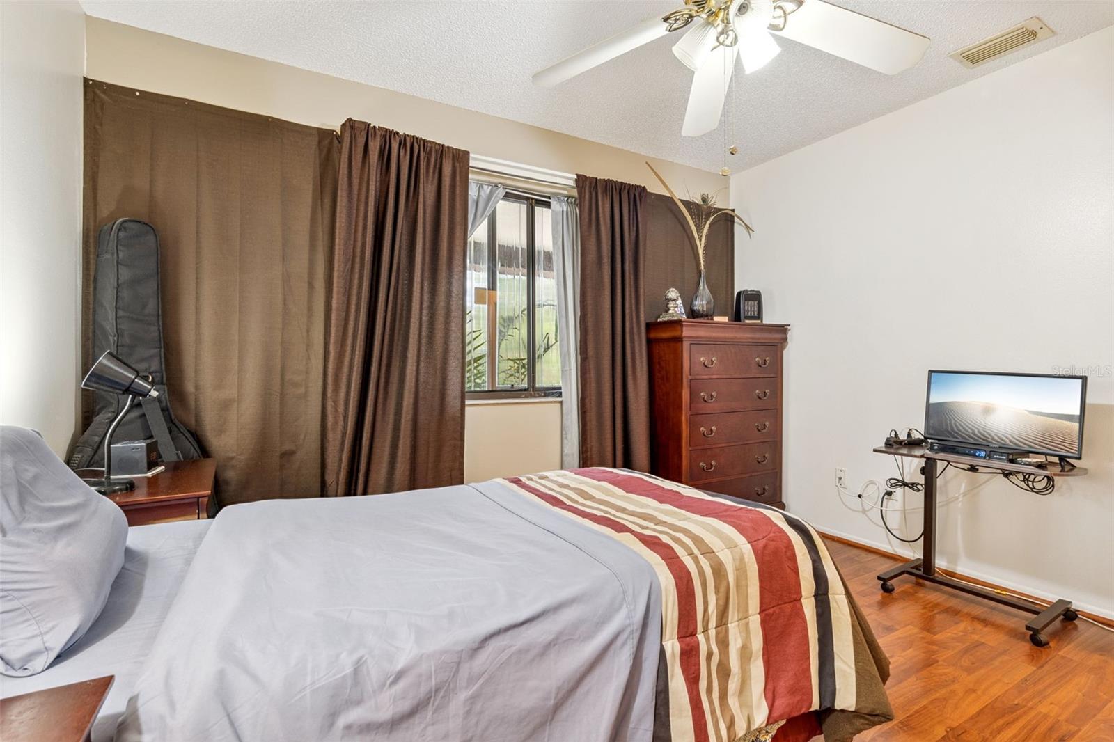 Image 19 of 55 For 541 Belltower