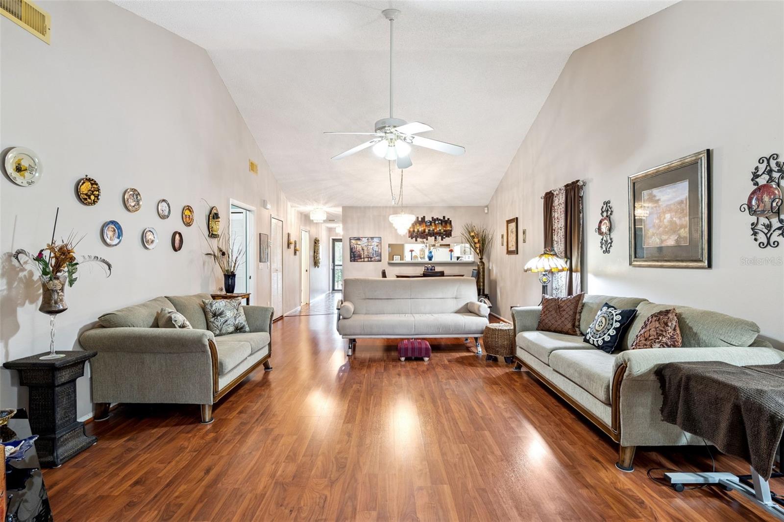 Image 7 of 55 For 541 Belltower