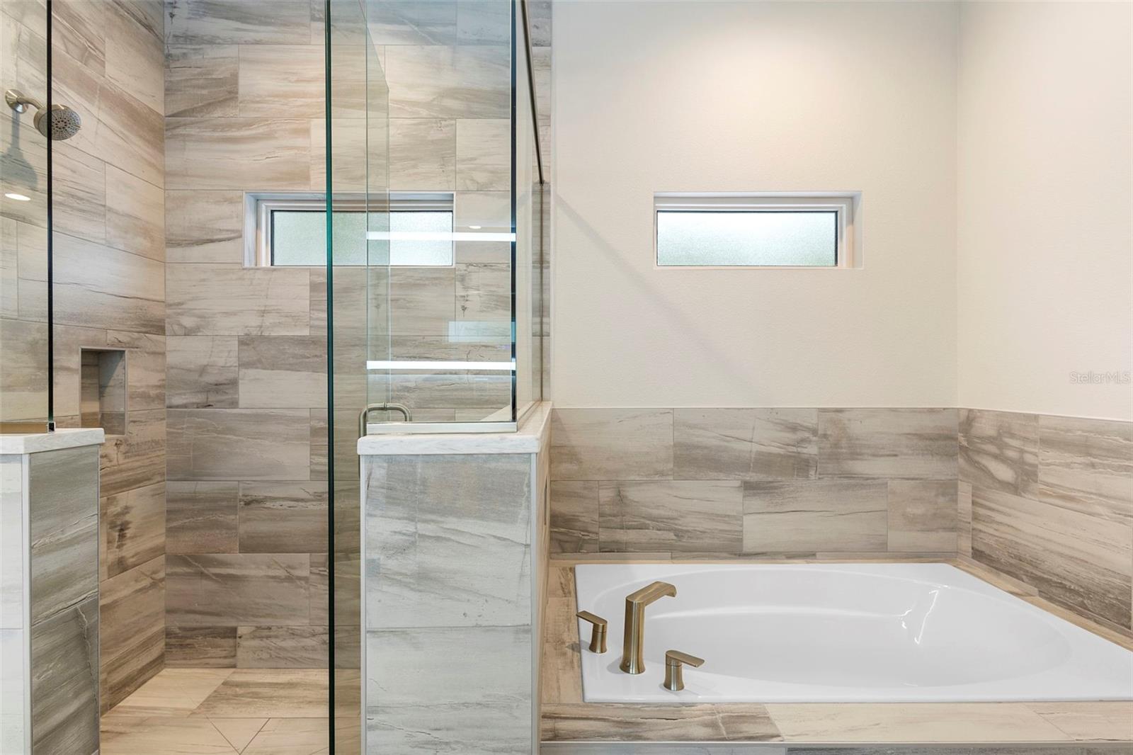 Image 23 of 33 For 349 Baker Avenue