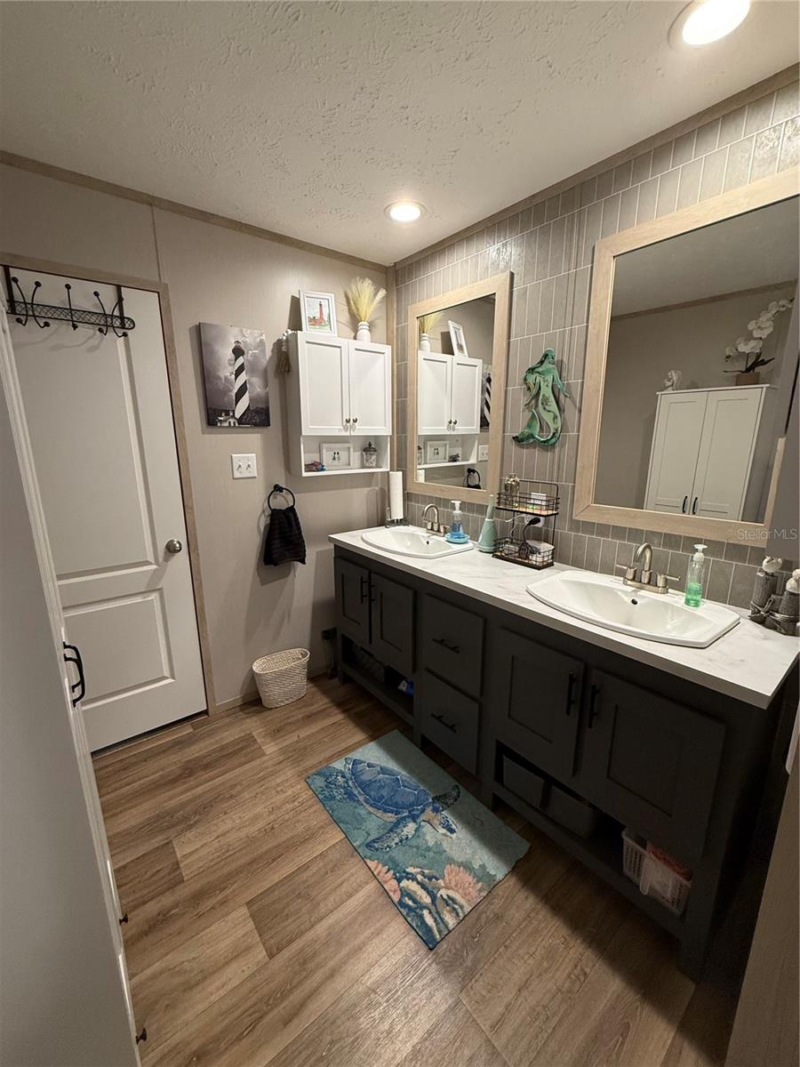 Image 27 of 35 For 8325 Fairgrove Terrace