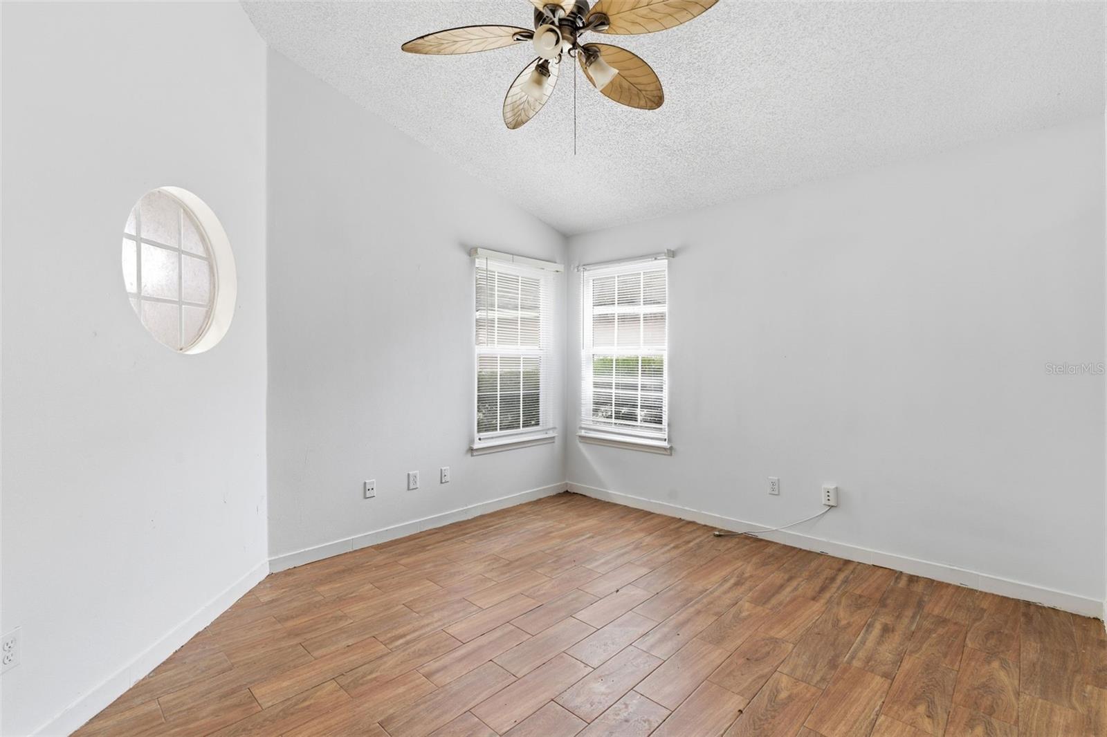 Image 26 of 48 For 947 Paddington Terrace