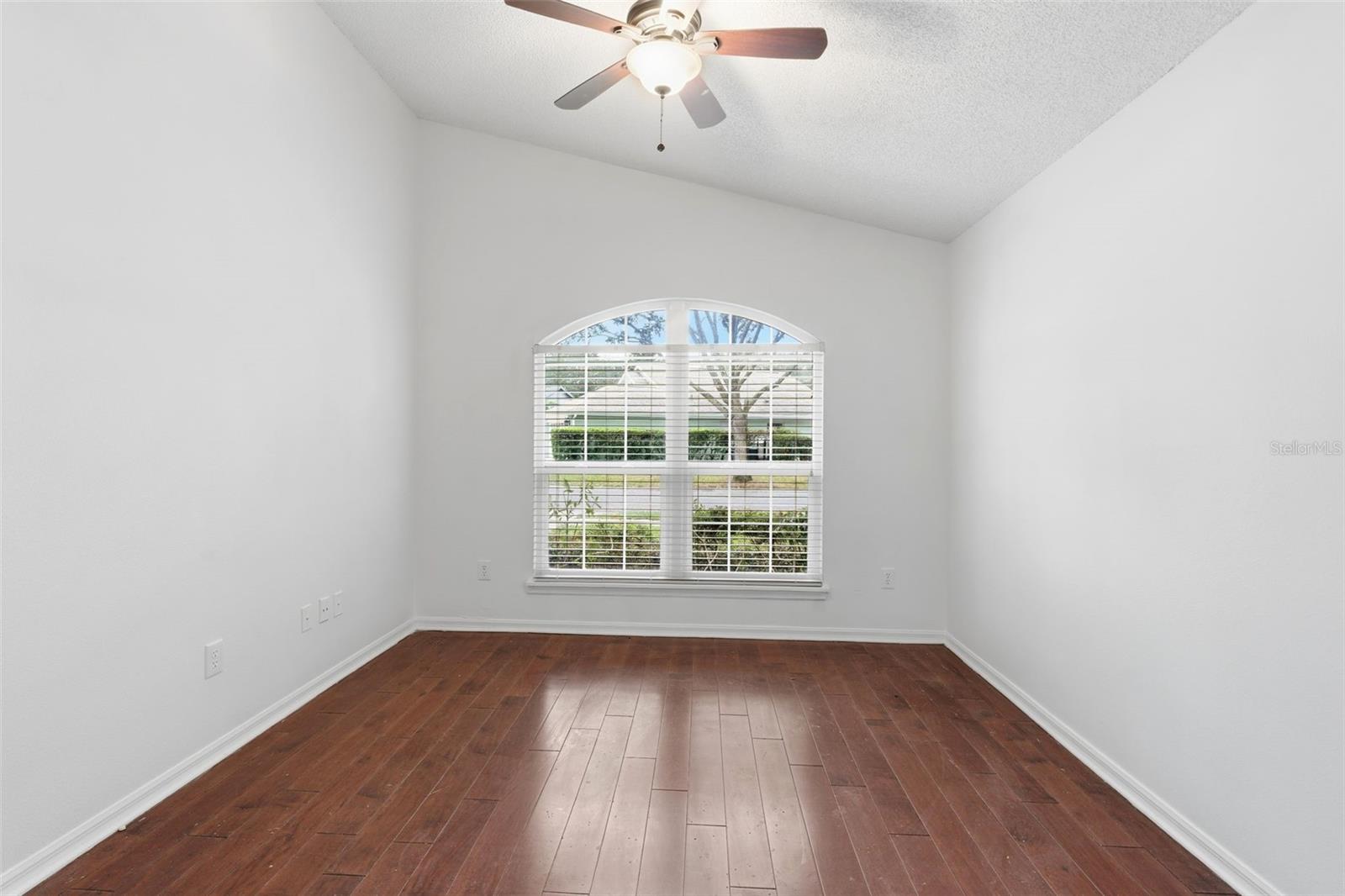 Image 29 of 48 For 947 Paddington Terrace