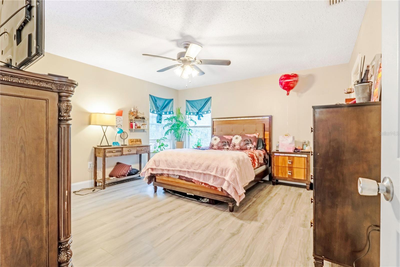 Image 12 of 36 For 951 & 953 Beau Court