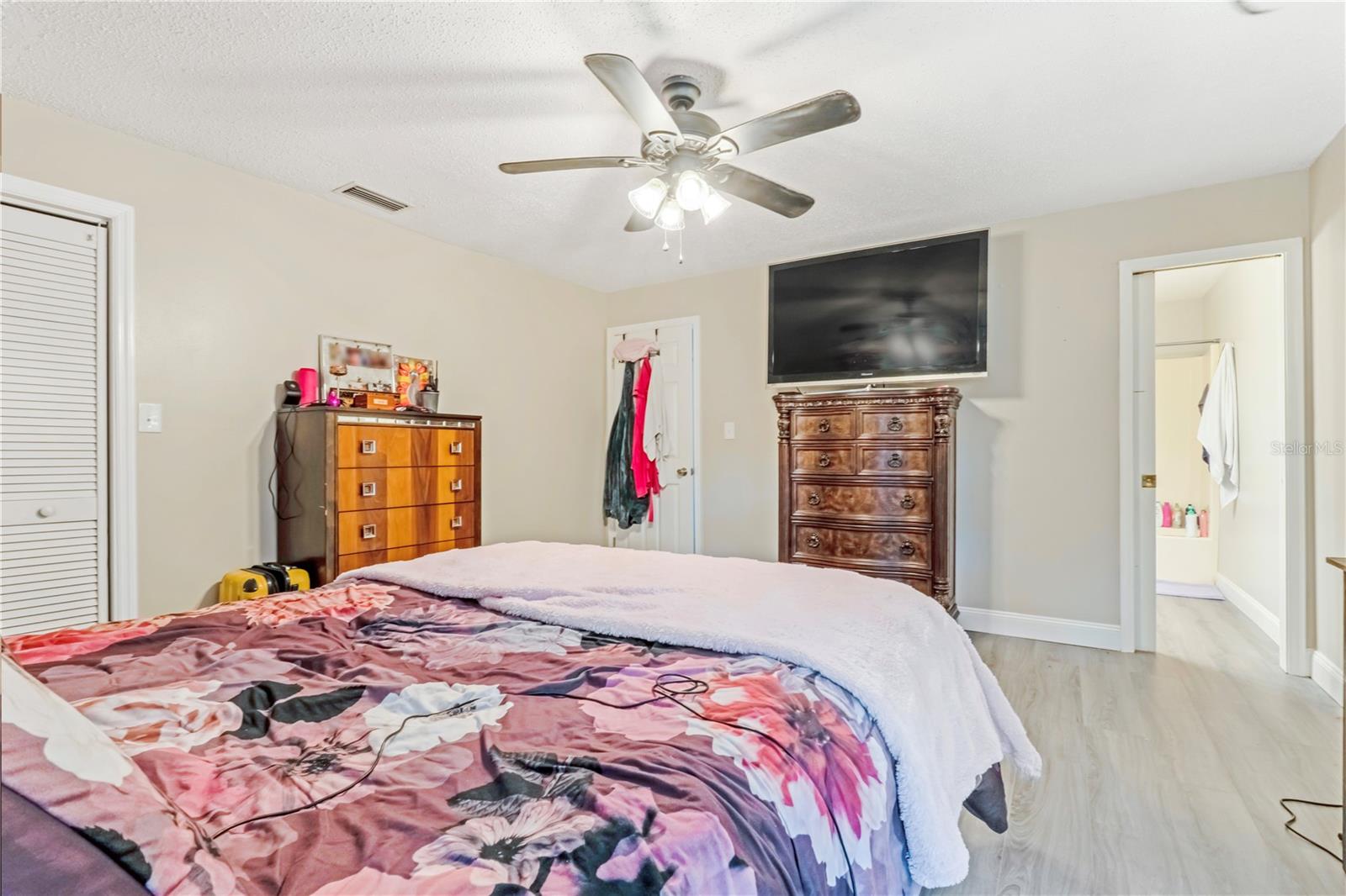 Image 13 of 36 For 951 & 953 Beau Court