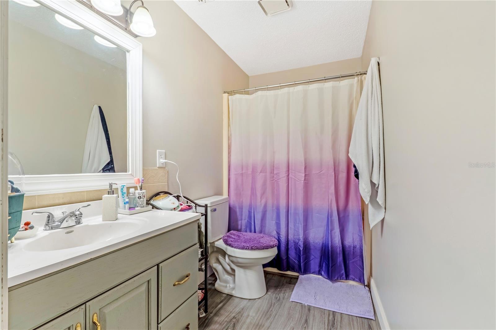 Image 18 of 36 For 951 & 953 Beau Court