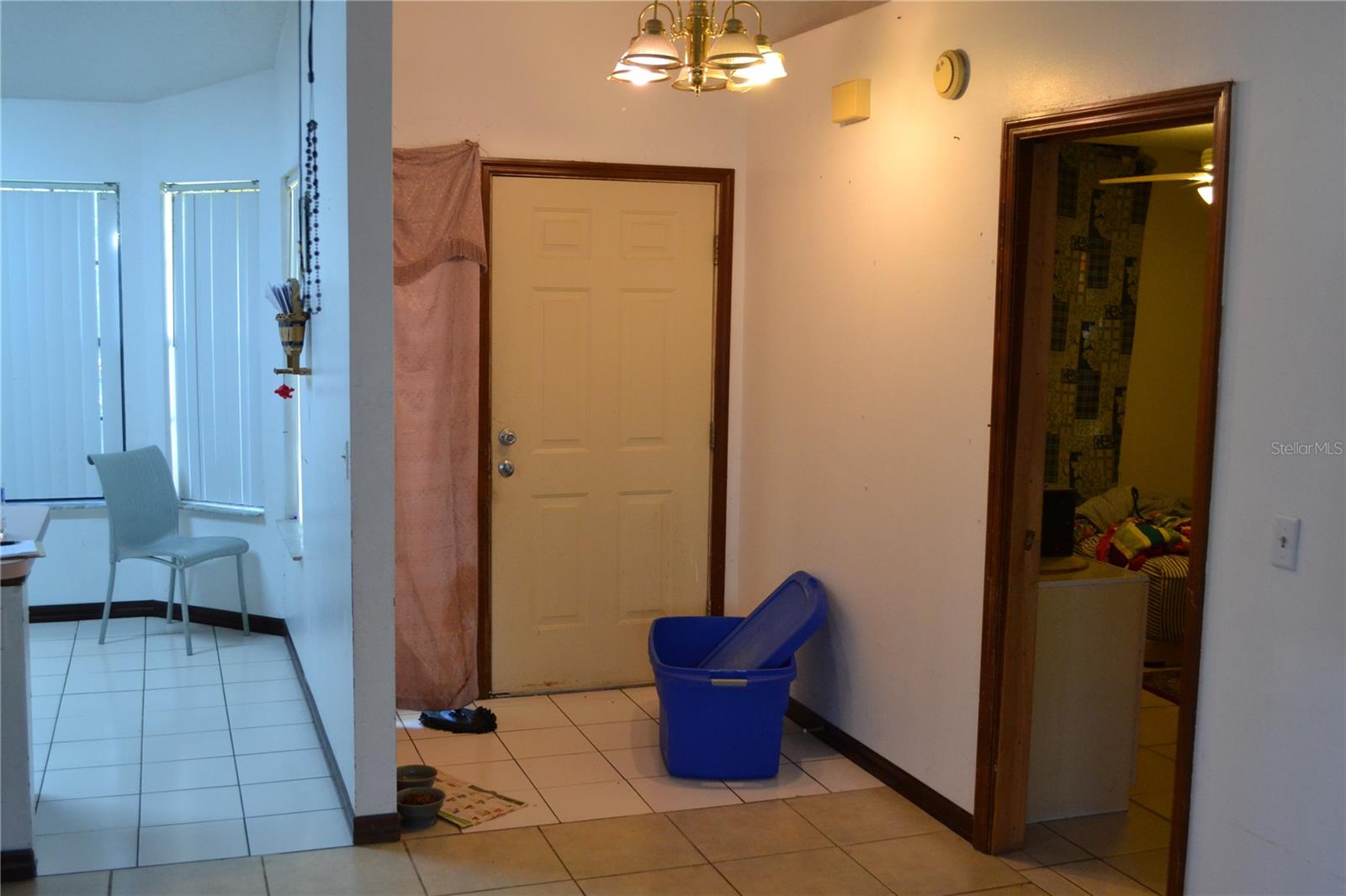 Image 5 of 13 For 350 Lake Crescent Drive