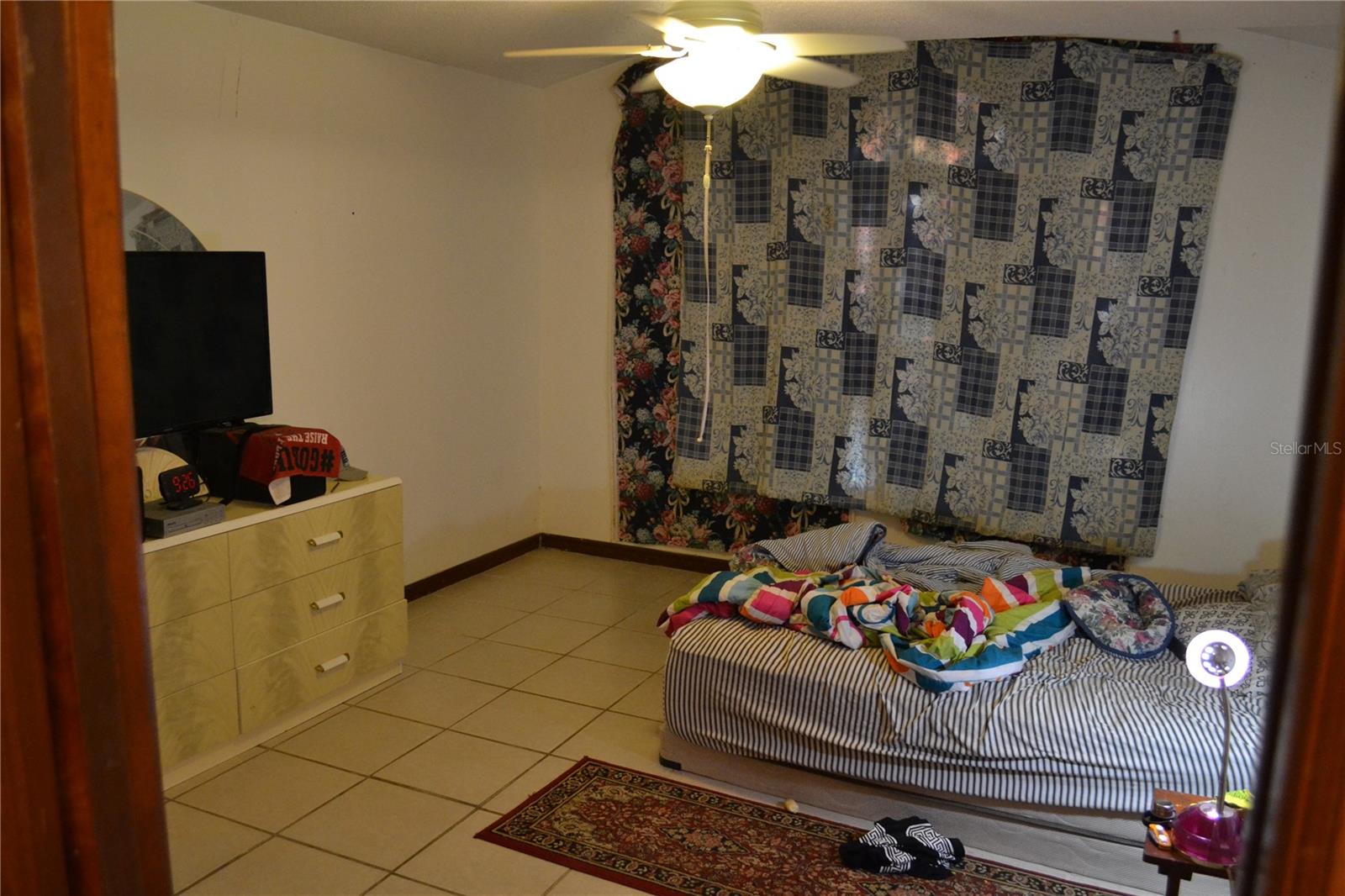 Image 7 of 13 For 350 Lake Crescent Drive