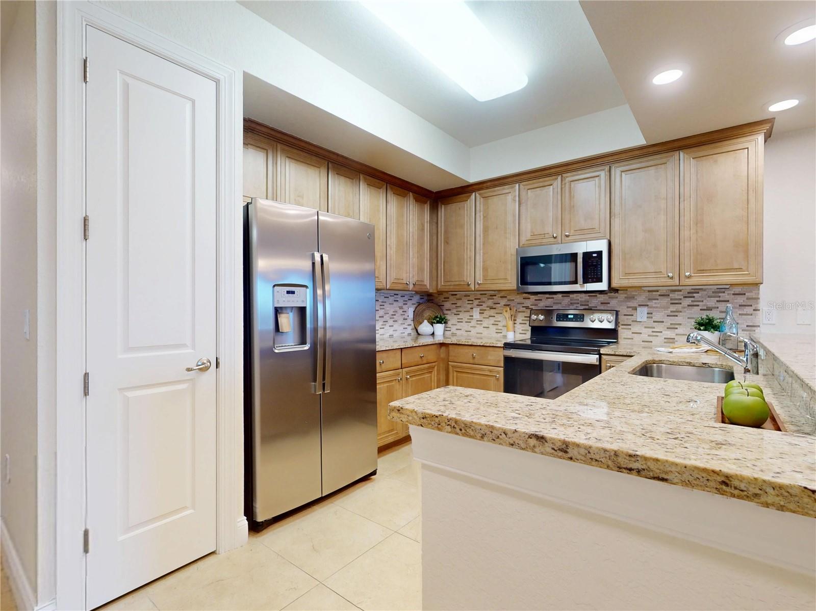 Image 17 of 84 For 3 Riverwalk Drive 404