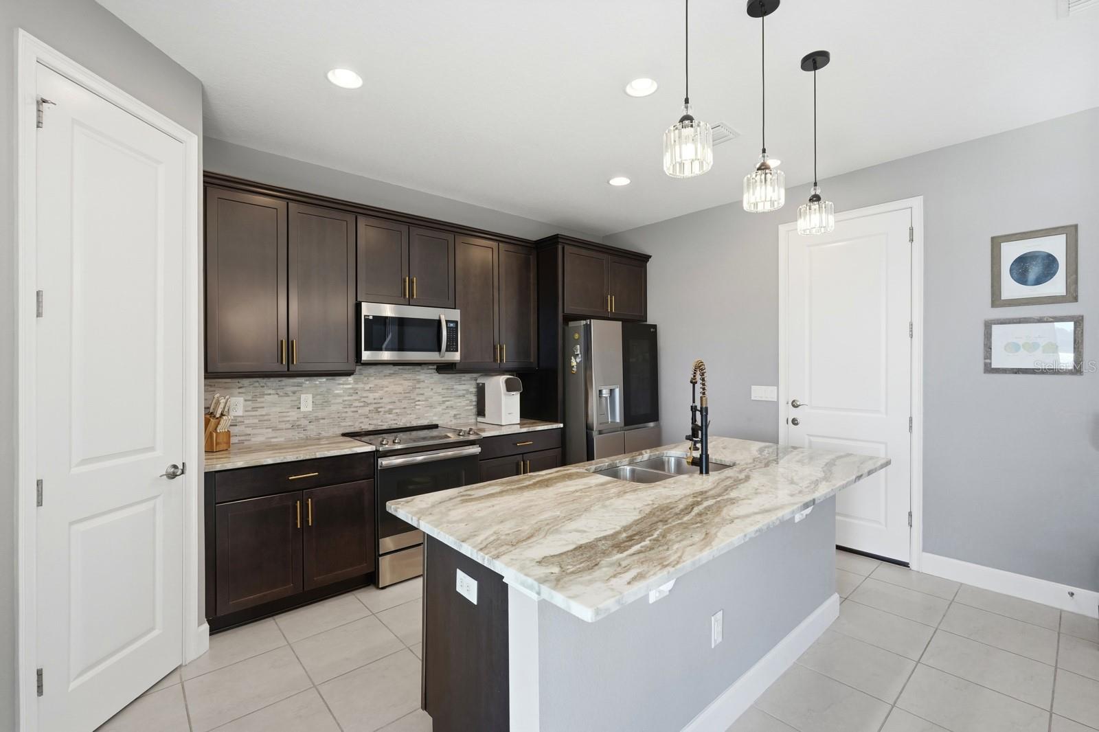 Image 15 of 54 For 137 Azure Mist Way