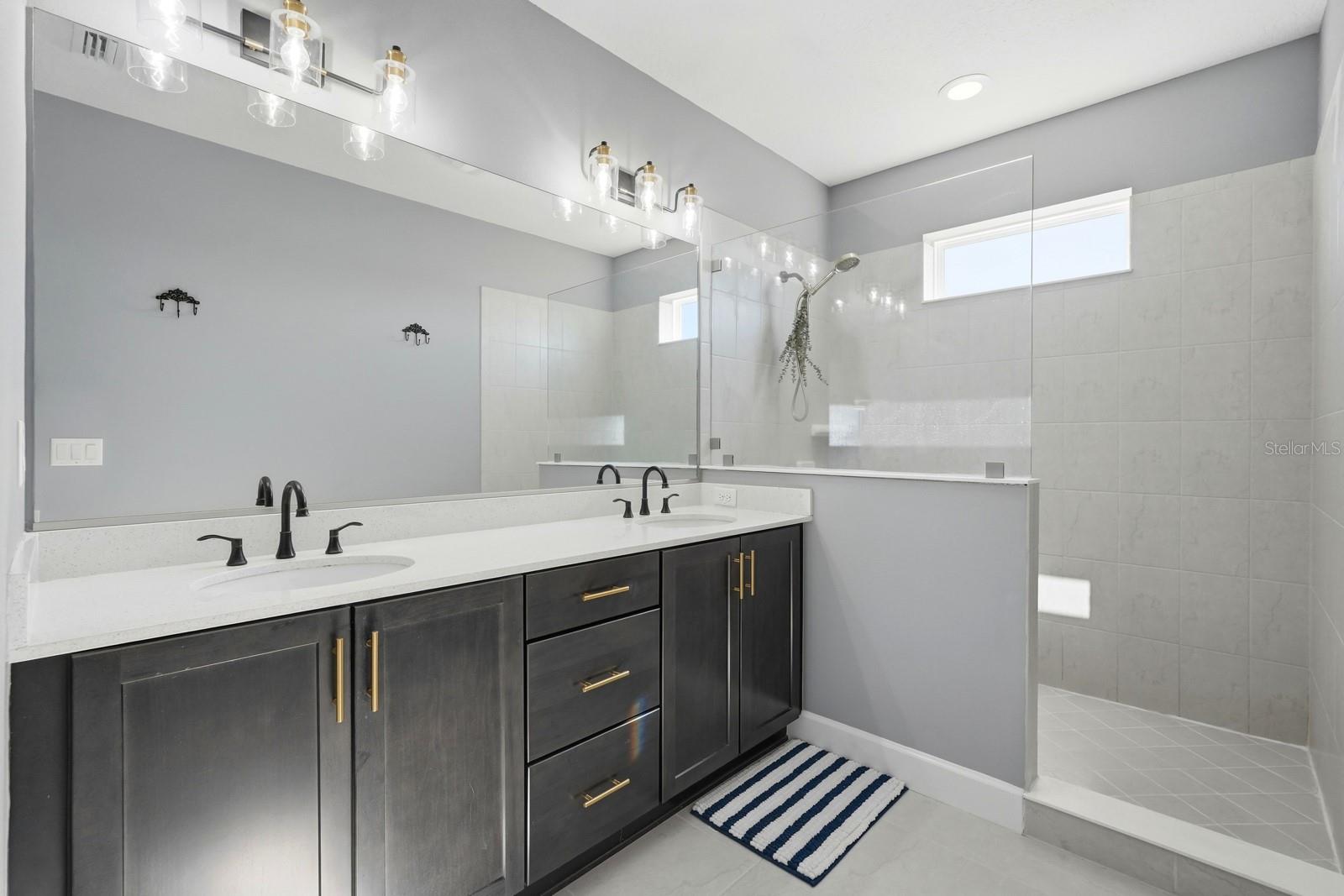 Image 20 of 54 For 137 Azure Mist Way