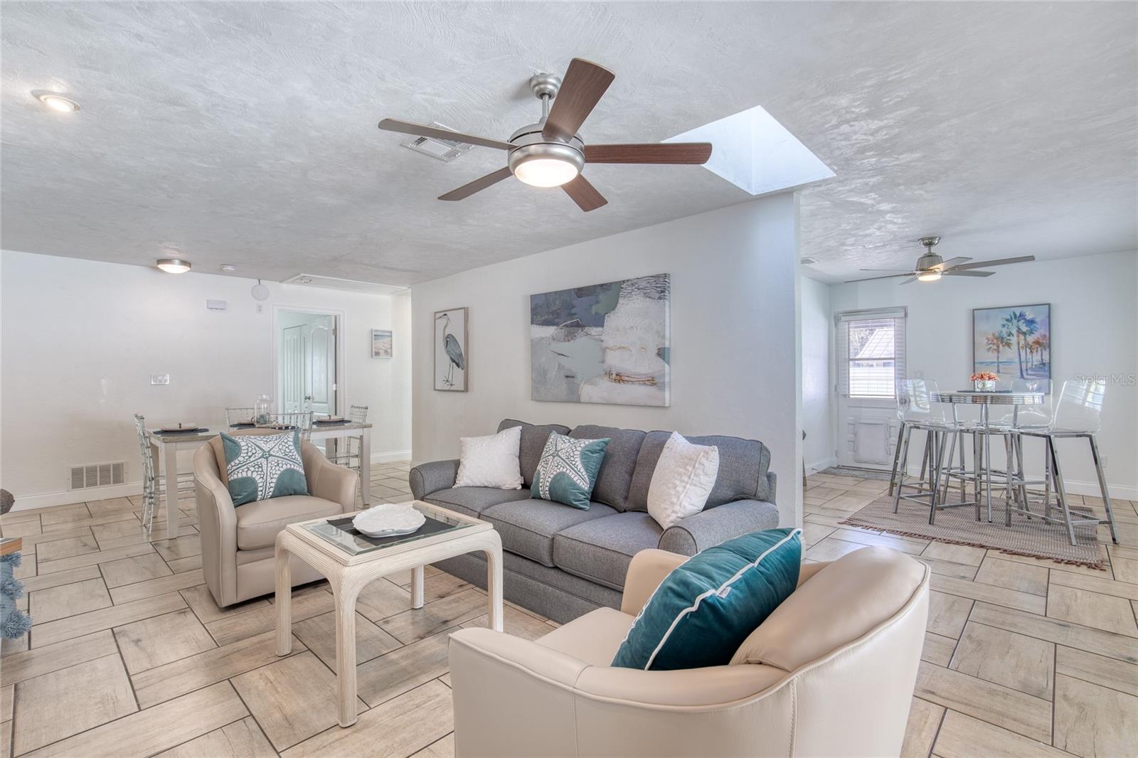 Image 12 of 94 For 1127 Indigo Road