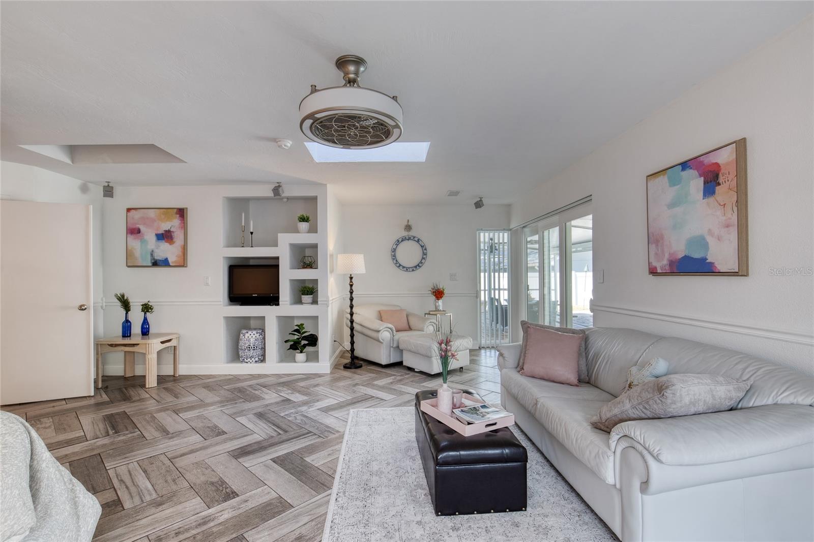 Image 25 of 94 For 1127 Indigo Road