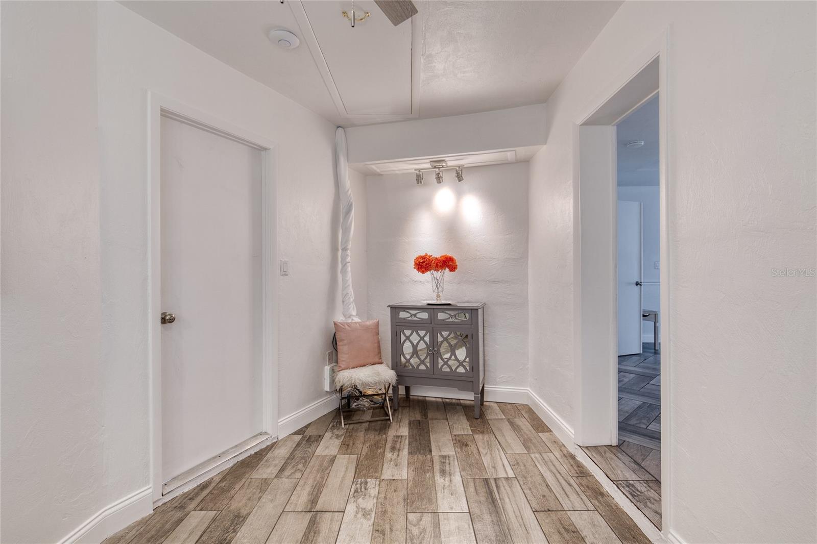 Image 30 of 94 For 1127 Indigo Road