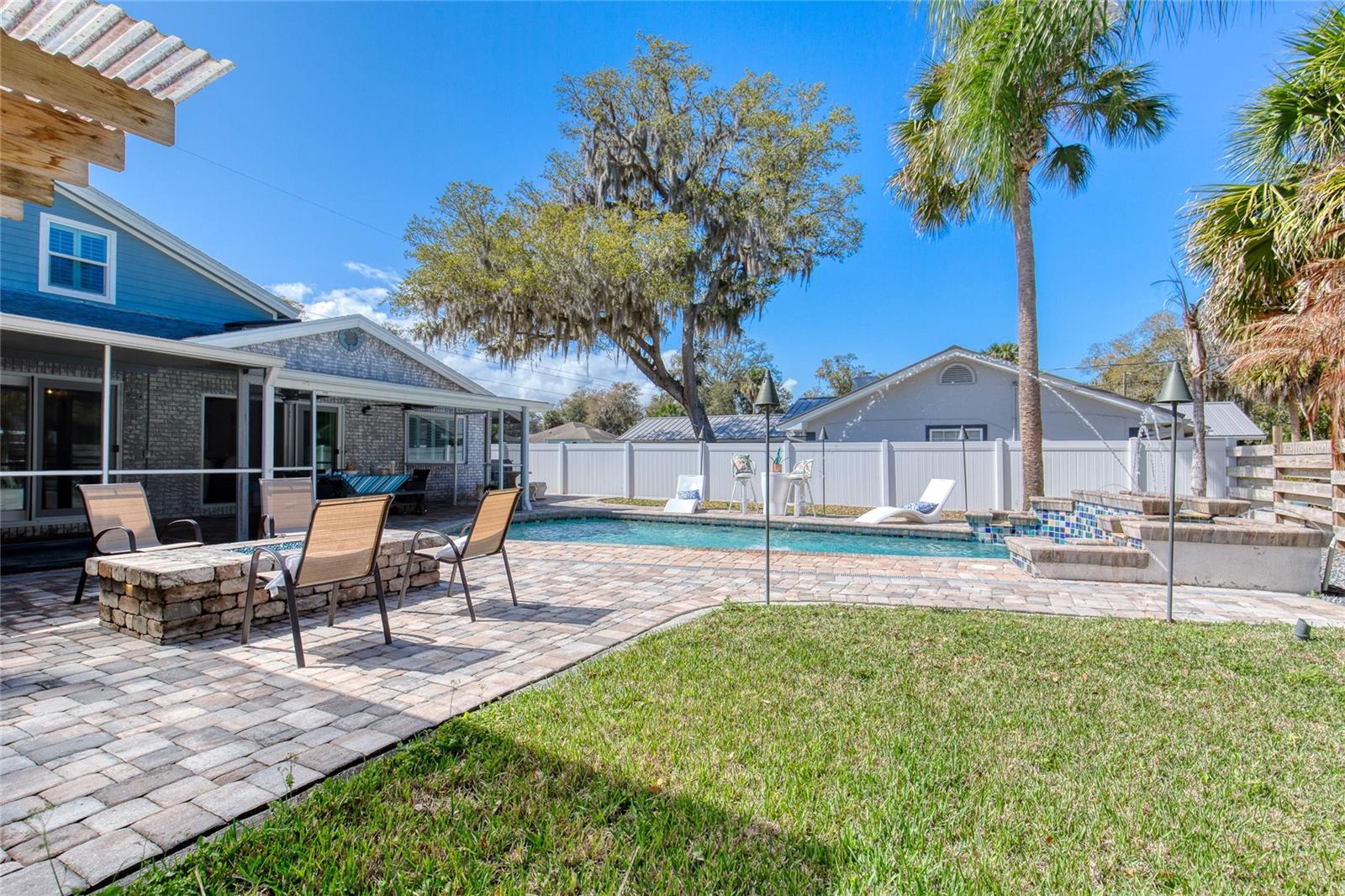 Image 76 of 94 For 1127 Indigo Road